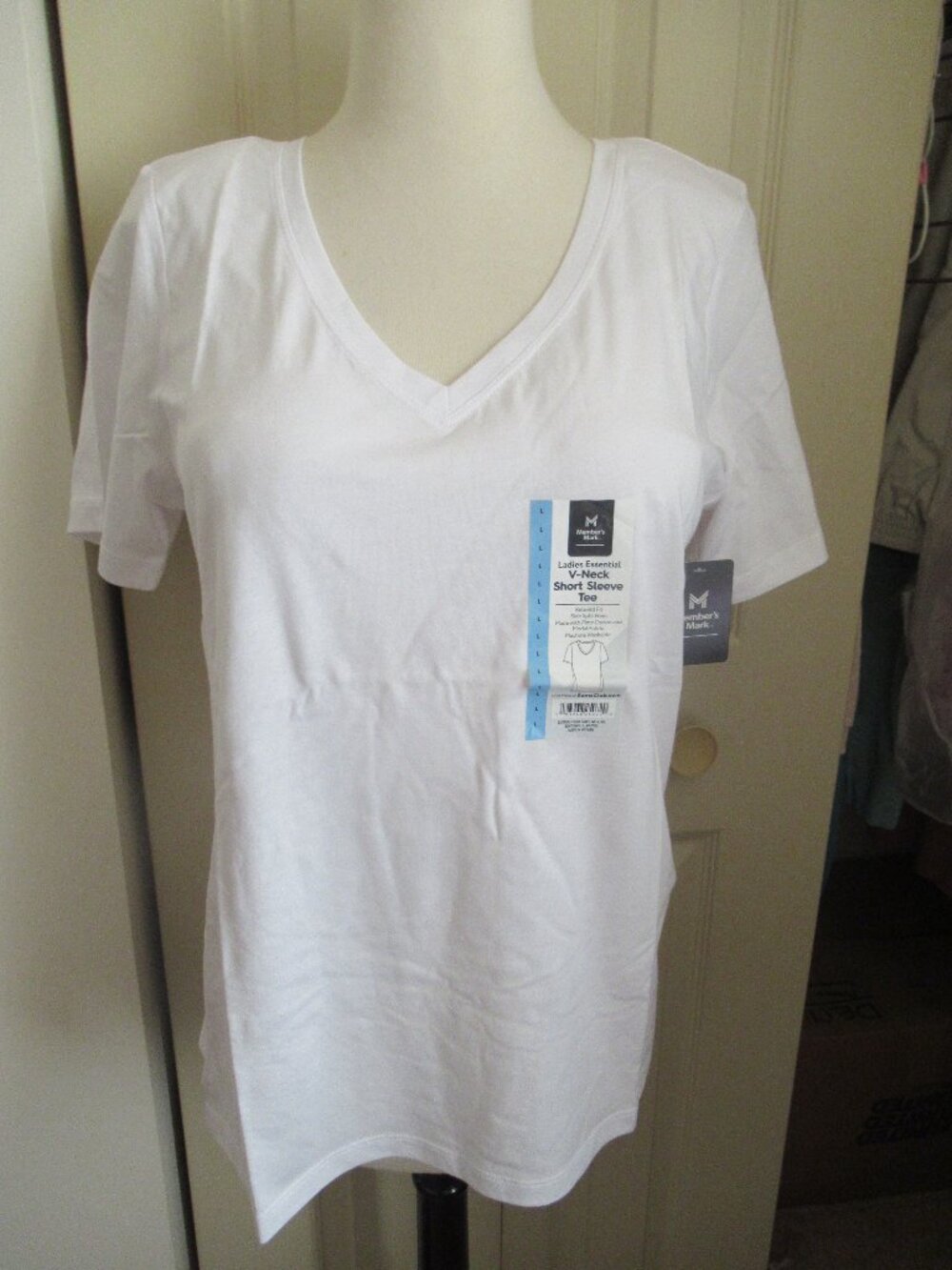 ladies v-neck short-sleeve tee